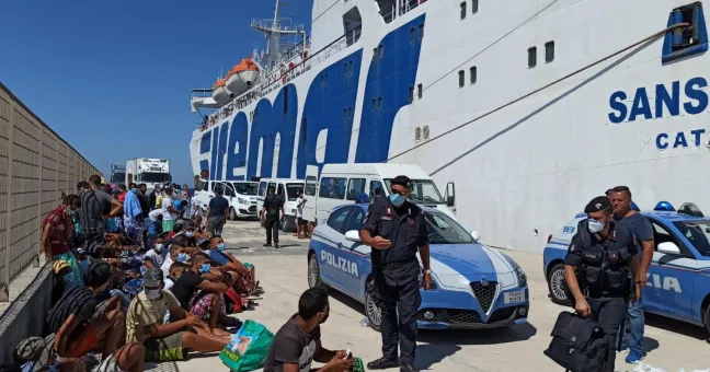 Catania, “il Decreto del governo è illegittimo”: liberati tre migranti